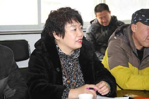 学生家长唐金霞发言